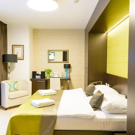 Domasa Zelena Laguna Отель Domasa Dobra