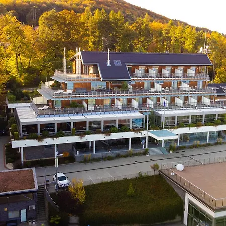 Domasa Zelena Laguna