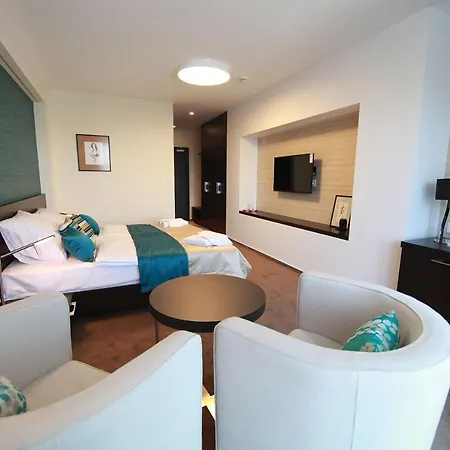 Zelena Laguna Hotel 4*